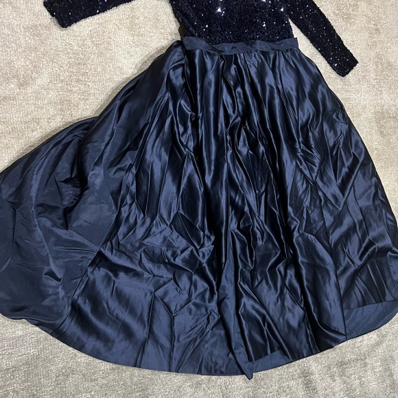 Navy blue sequin ball gown size 20-22 - Picture 6 of 7